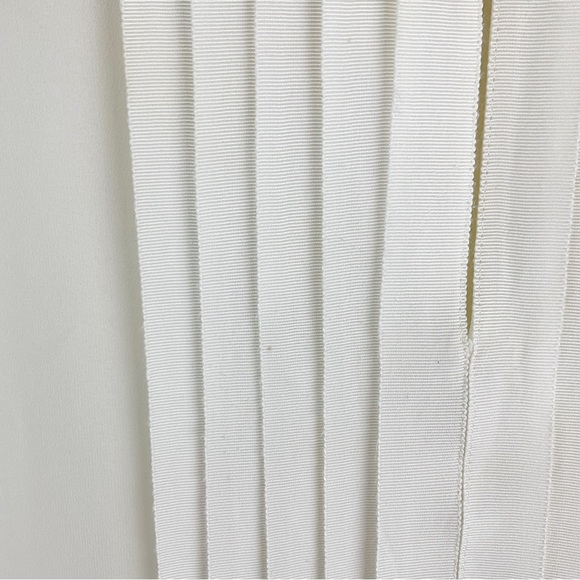 J Crew Sleeveless Cream Blouse - Picture 2 of 4